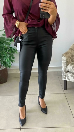 CALÇA RESINADA - comprar online