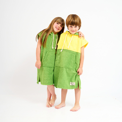 PONCHO DE TOALLA · KIDS