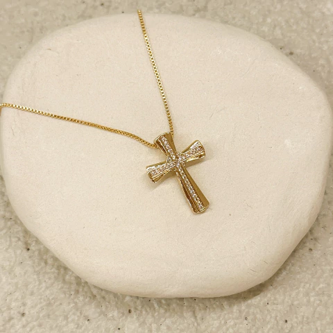 Colar Crucifixo Cravejado - comprar online