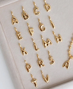 Pingente Click Letra Bubble