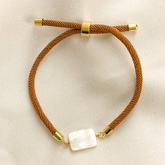 Pulseira Tecido Marrom Madrepérola - comprar online