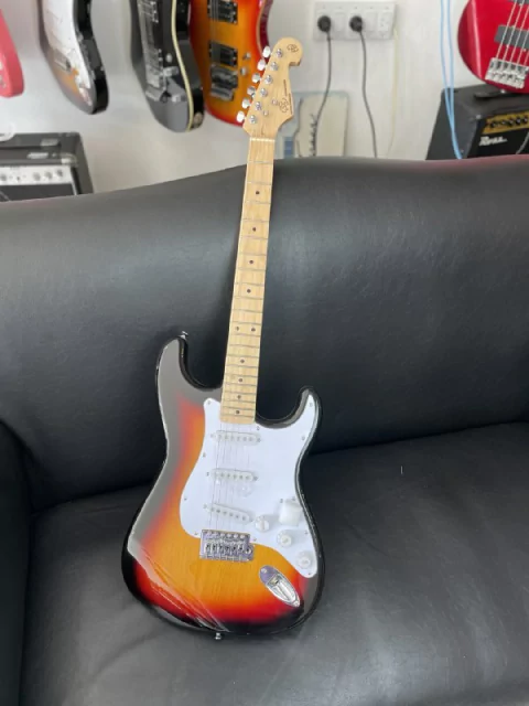 Guitarra Electrica Sx Susburnt SEM1/3TS