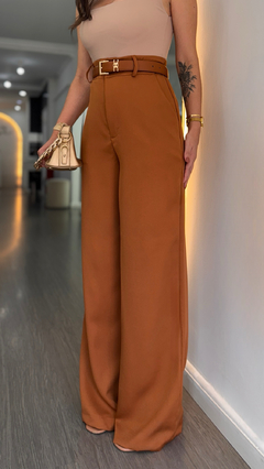 Calça Pantalona Tula Caramelo - comprar online