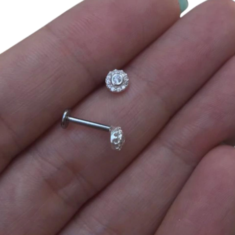 Piercing tragus redondo cravejado zircônias prata 925 delicado
