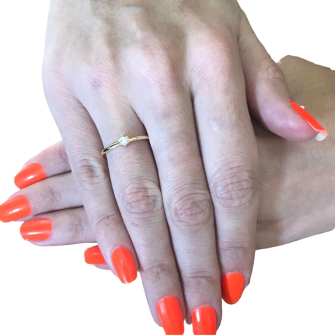 Anel solitário pedra pequena banhado a ouro 18k