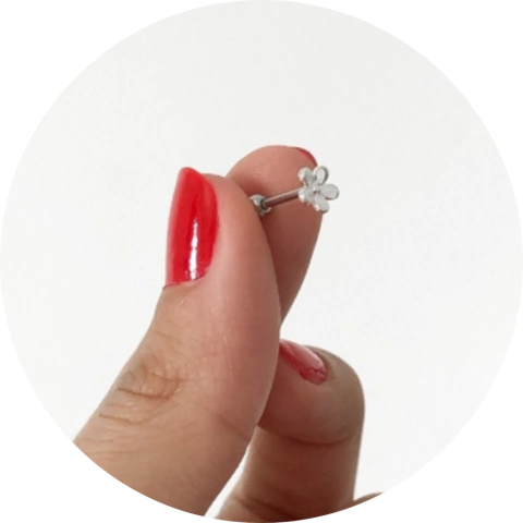 Piercing tragus cartilagem Florzinha prata 925 legítima moda