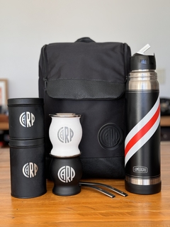 Combo 14: Matera + Termo de Acero inoxidable Corbata + Set de Latas + Mate Carp + Bombilla - comprar online