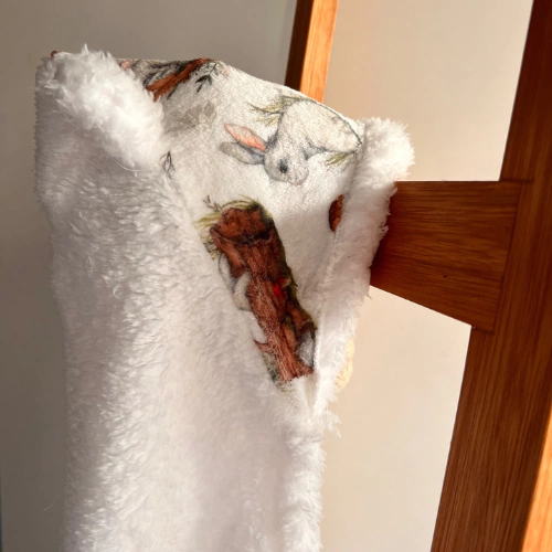 MANTA POLAR BOSQUE FONDO BLANCO