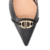 SCARPIN SLINGBACK DE SALTO BAIXO EM COURO PRETO COM ENFEITE METÁLICO na internet
