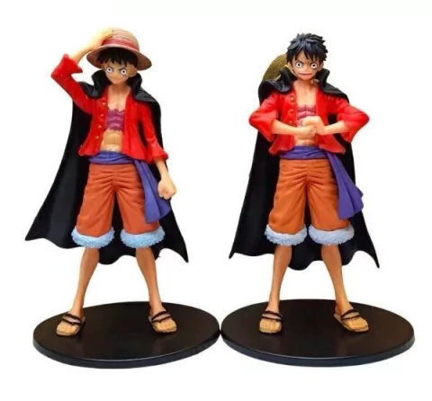 Luffy con Capa y Sombrero - One Piece (Figuras)