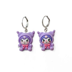 Kuromi violeta moñito - Sanrio (Aros colgantes)