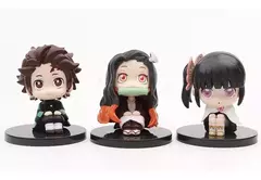 Demon Slayer Chibis sentados con base (Figuras) en internet
