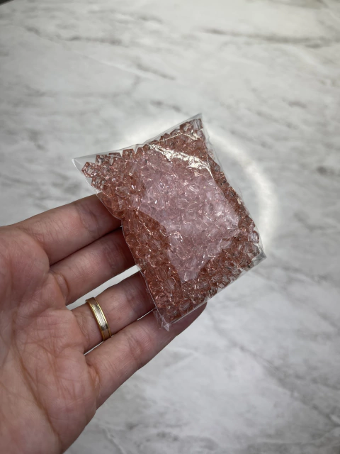 QUADRADO CRISTAL ROSÊ GOLD 6MM 40 GRAMAS