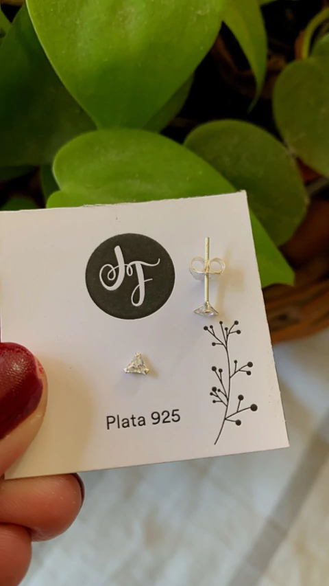 Aro Triangle (PRECIO POR UNIDAD)