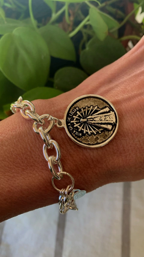 Pulsera Tiffany Dije Virgen de Luján AB