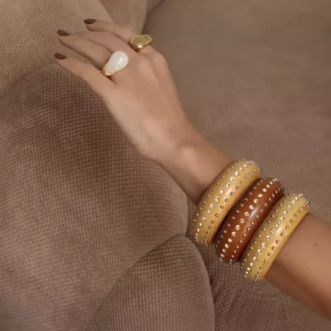 Pulseira Bracelete Madeira com Cristais e Esferas Prateadas - comprar online