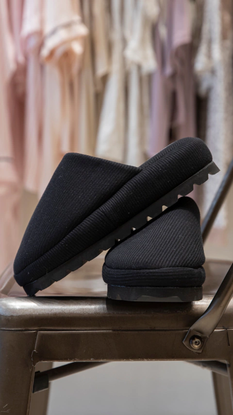 Pantuflon cerrado de Morley Negro (8012NE)