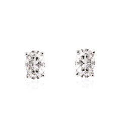 Brinco Oval Moissanita 0.5 ct cada.