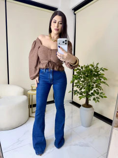 Calça Flare Jeans Escuro Mia na internet