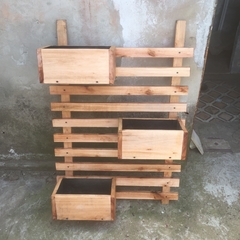 Huertero vertical de madera - Tarpuycompost