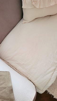 pillow Rani con apoya brazos descrude y vison en internet