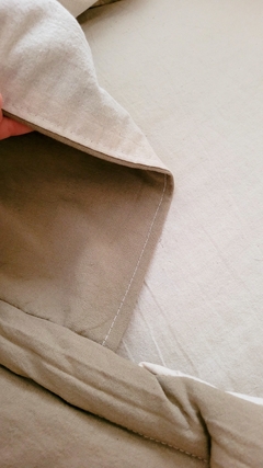 pillow Rani con apoya brazos descrude y vison - comprar online
