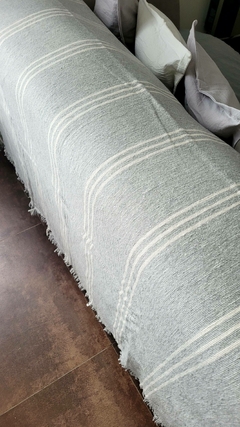 Manta Alfombra Liviana Olivia Gris - comprar online