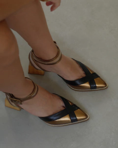 SANDÁLIA NOEMI BRONZE & PRETA - loja online