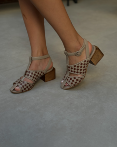SANDÁLIA VERSAILLES FENDI