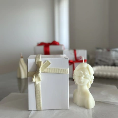 Vela Flora en internet