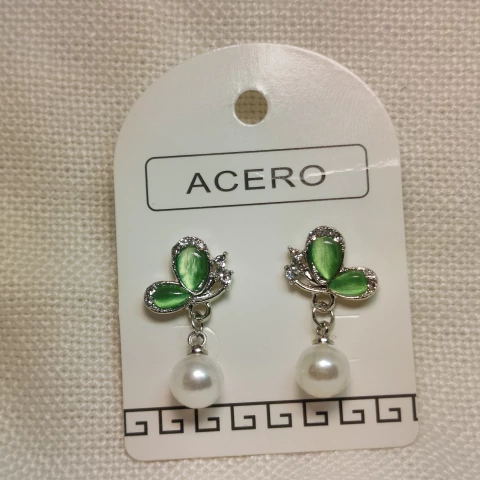 Aro mariposa con perla
