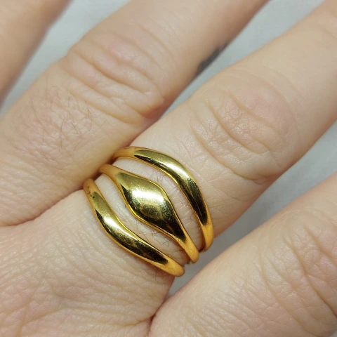 Anillo de acero dorado extensible