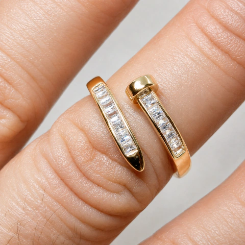 Anillo extensible con strass clavo
