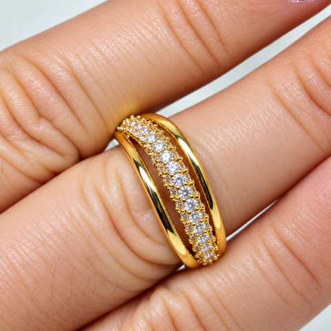 Anillo extensible dorado onda brillante