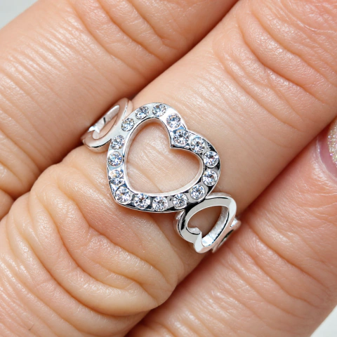 Anillo acero blanco 5 corazones