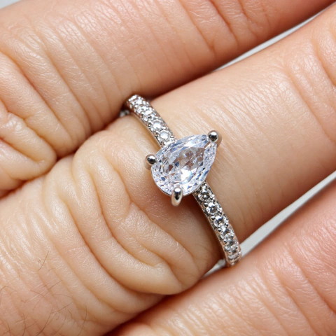 Anillo extensible gota
