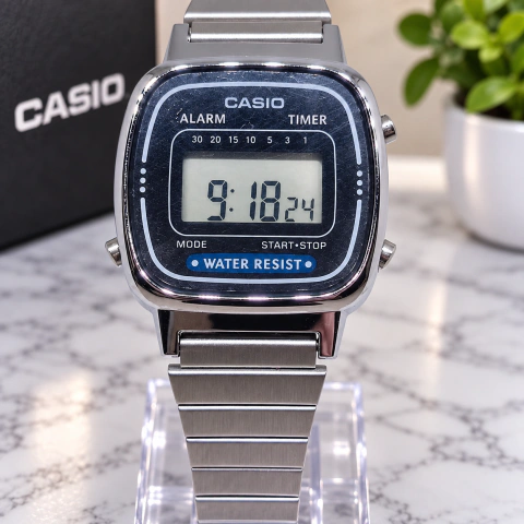 Reloj Casio vintage plateado