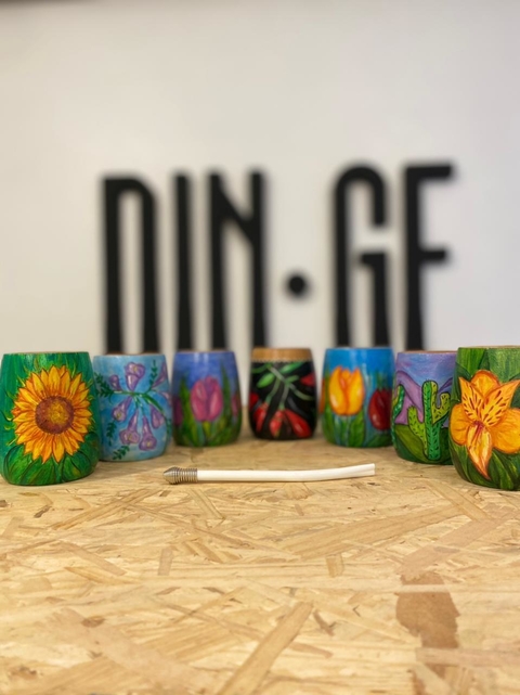 Mate Madera Pintado a Mano Línea Flores Nacionales