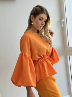 Blusa Maju Laranja na internet