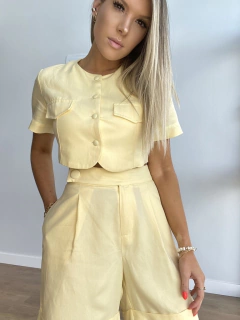 Cropped Vicky Amarelo na internet