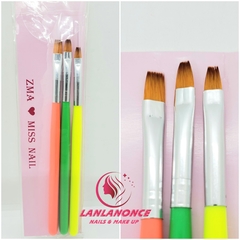 PINCEL PARA UÑAS ZMA FLUO en internet