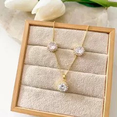 Conjunto Redondo Cravejado em Zircônia Três Pontas Semijoia Ouro 18K na internet
