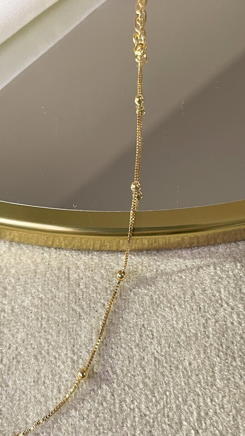 Colar Choker Mini Bolinhas Espaçadas.