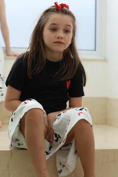 T-shirt Preta Coração Vermelho