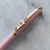 CANETA ESFEROGRÁFICA 0.7 METÁLICA FLOWER ROSA 1328 - loja online