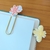 CLIPS MARCADOR DE PÁGINAS FLOR E ABELHA - Graciosa Presentes