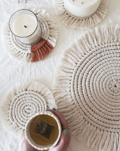 Plato de sitio + posa vaso circular macrame