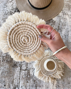 Imagen de Plato de sitio + posa vaso circular macrame