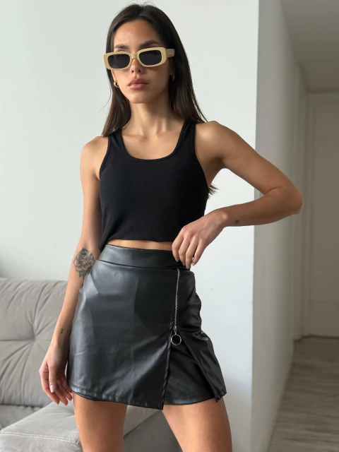 SHORT POLLERA ECOCUERO MILA