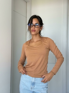 REMERA ABRIL en internet